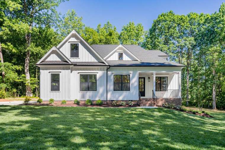 7 Maggie Way featured home