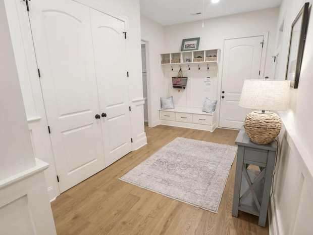 Closets, Laundry & Utility