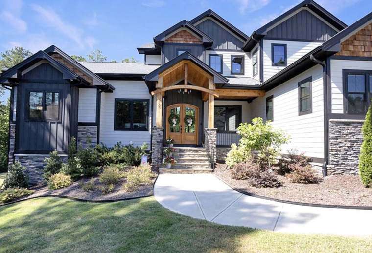 Exterior & Architecture