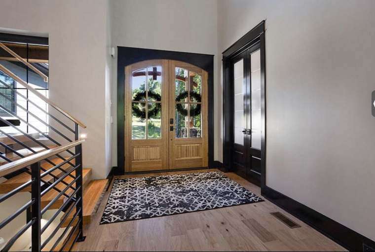 Entry & Staircase