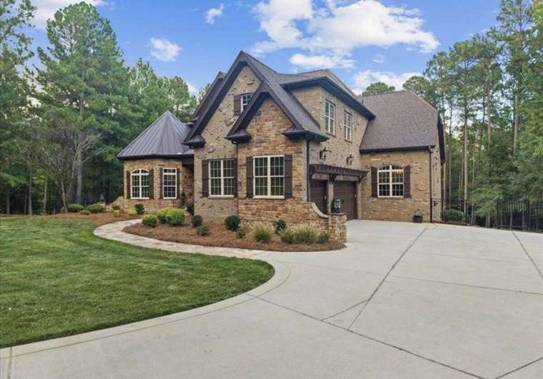 Exteriors & Architecture