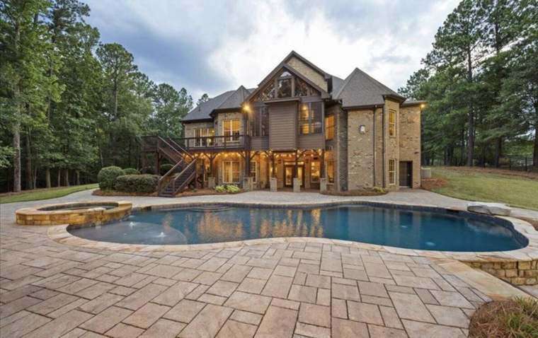 Outdoor Living & Pool