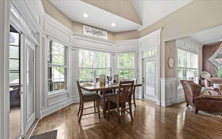 Dining & Entryway