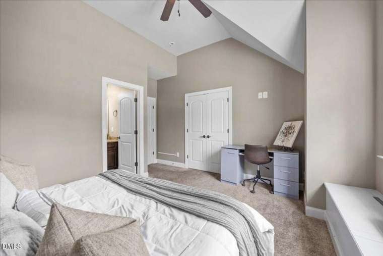 Bedrooms & Guest Suites