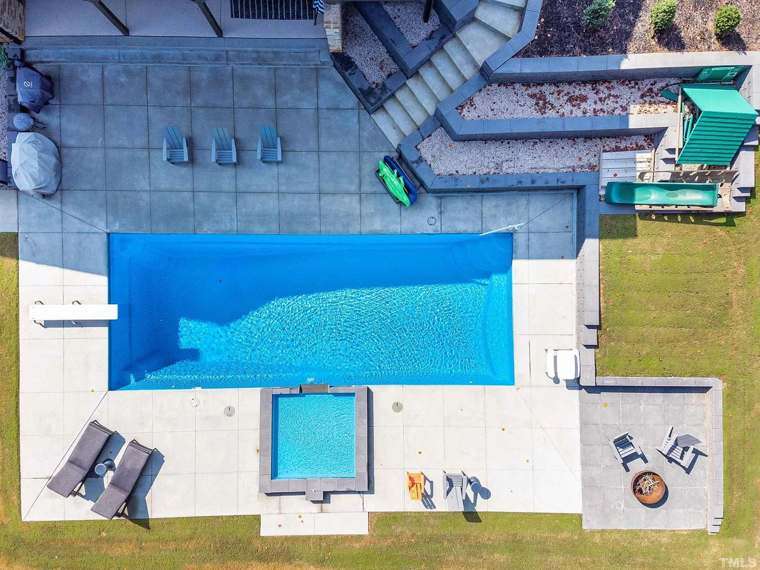 Pool & Outdoor Living