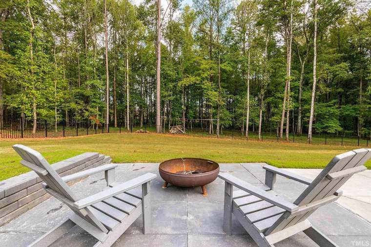 Pool & Outdoor Living