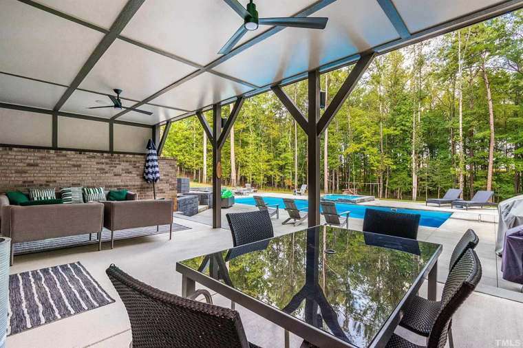 Pool & Outdoor Living