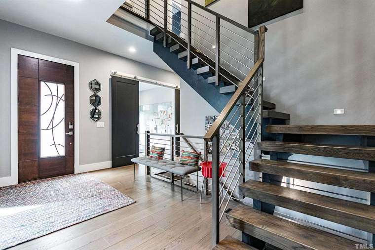Additional Living & Features