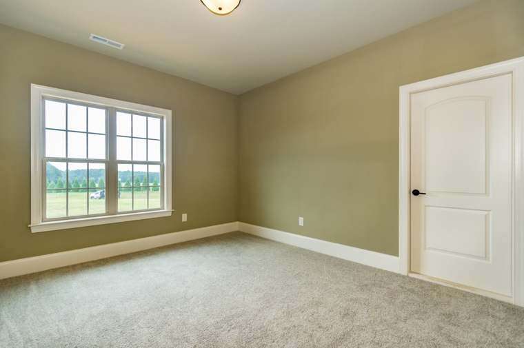 Bedrooms & Bathrooms