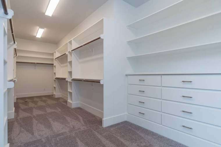 Bedrooms & Primary Suite