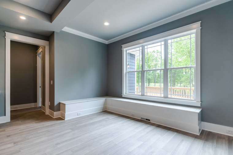 Kitchen & Breakfast Area