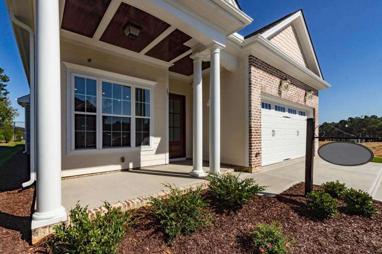 Exterior & Architecture