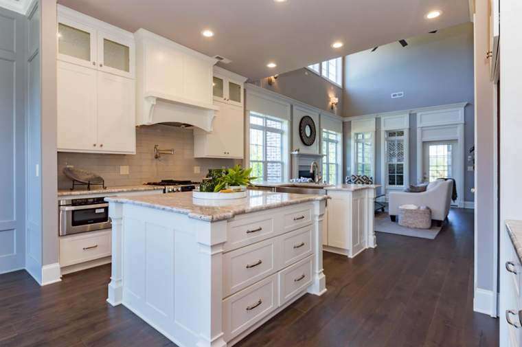 Kitchen & Breakfast