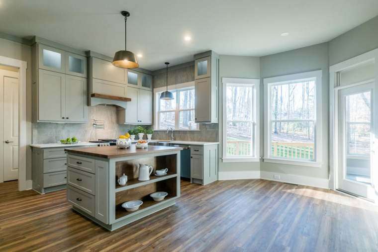 Kitchen & Breakfast