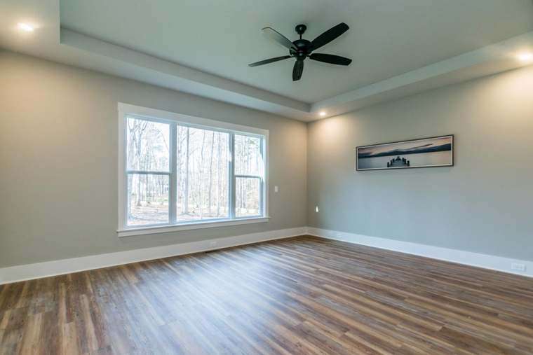 Bedrooms & Closets