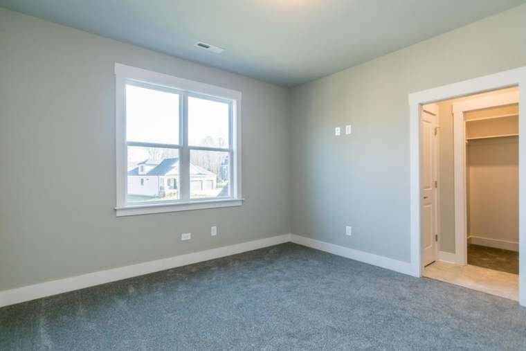 Bedrooms & Closets