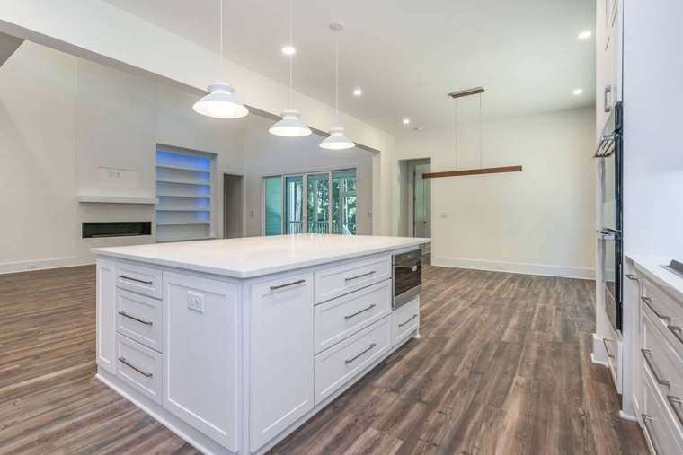 Kitchen & Pantry
