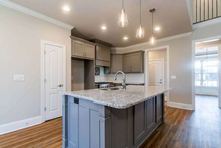 Kitchen & Pantry