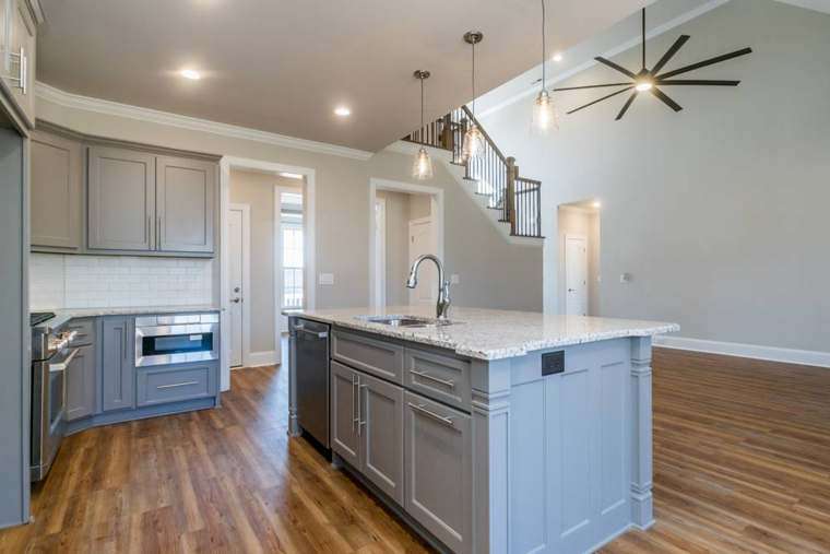 Kitchen & Pantry