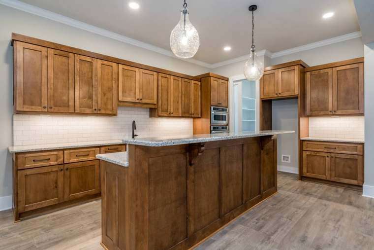 Kitchen & Pantry