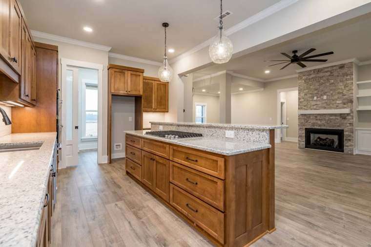 Kitchen & Pantry