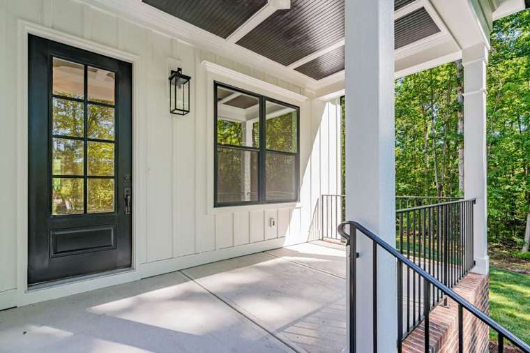 7 Maggie Way — Exteriors & Architecture
