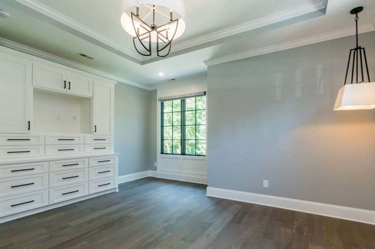 Bedrooms & Closets