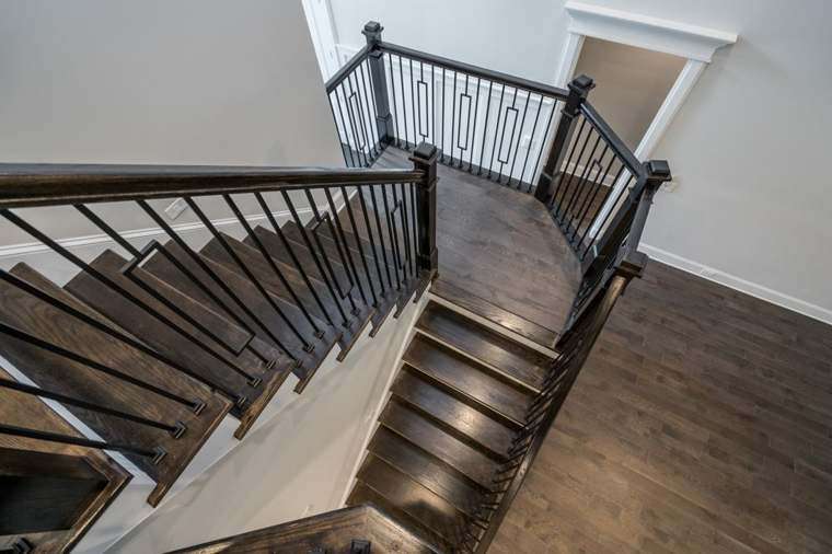 Entry & Architectural Details