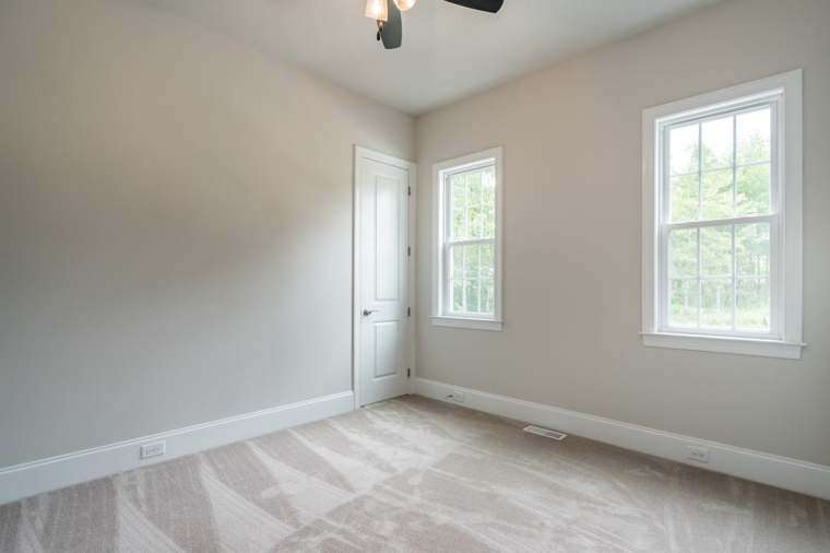 Bedrooms & Closets