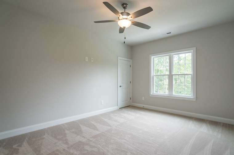 Bedrooms & Closets