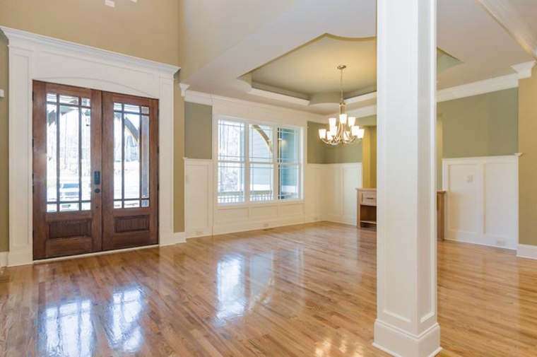Entry & Architectural Details