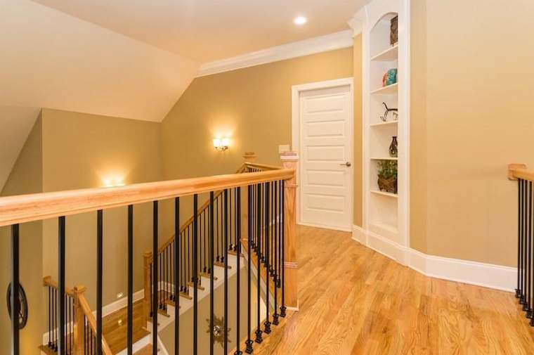 Entry & Architectural Details