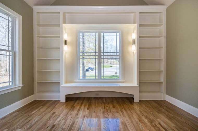 Bedrooms & Closets