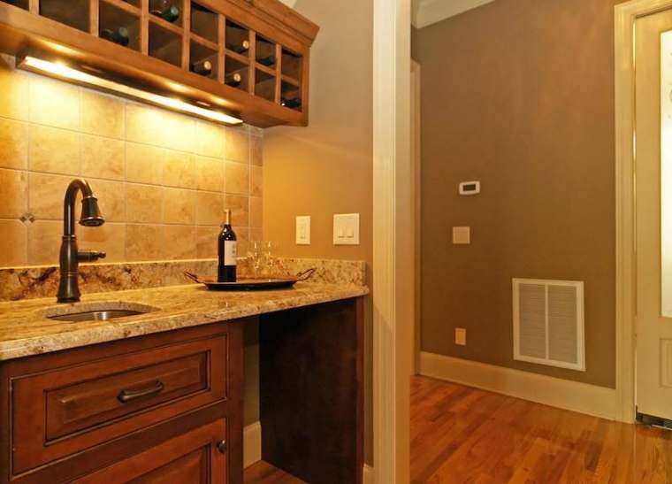85 Portofino — Kitchen