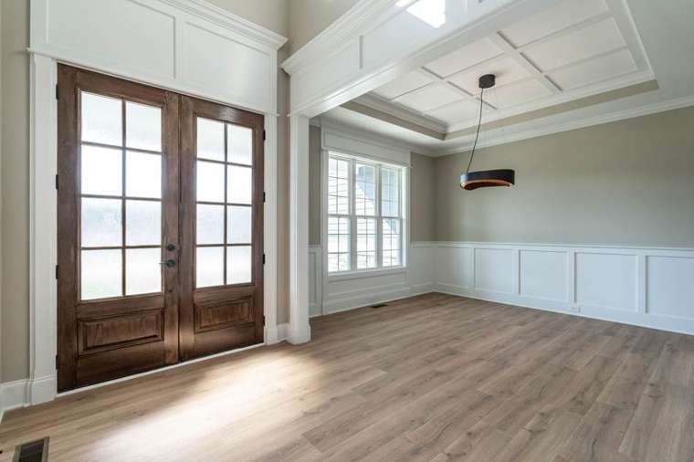 53 Walnut Hall — Foyer & Entry