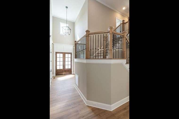 53 Walnut Hall — Foyer & Entry
