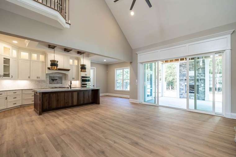 53 Walnut Hall — Kitchen